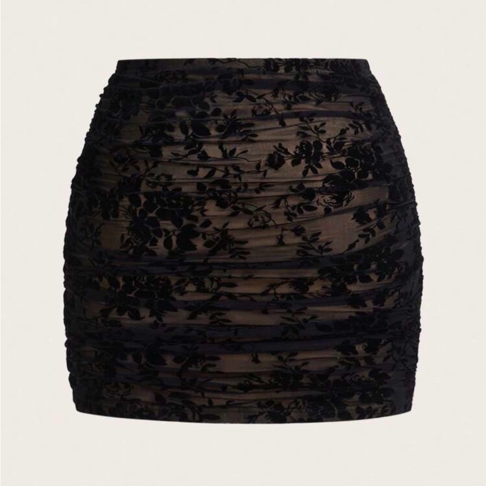 SHEIN Black Floral Mini Skirt